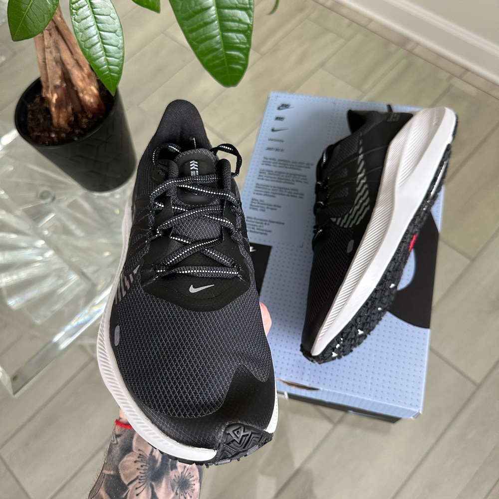 NEW NIKE RUNNERS BLACK GREY 🐺 - Picture 2 of 3